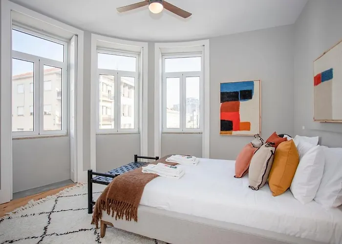 Liiiving In Porto - Art Design Apartment
