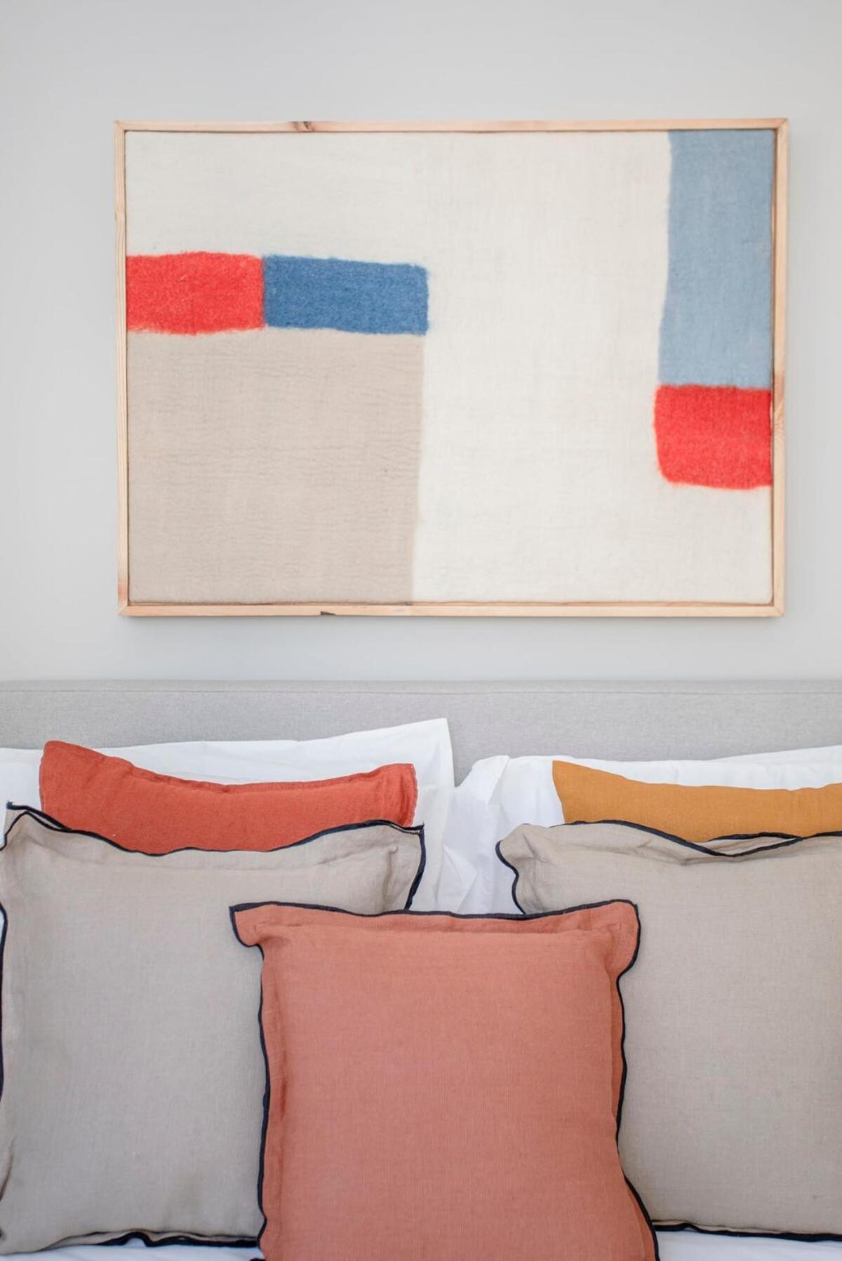 Apartment Liiiving In - Art Design
